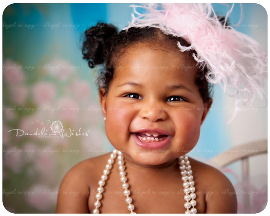 The best baby photographer for 1st Birthday pictures ~ Photography Studio in Northern Virginia near Alexandria, VA. The best baby photographer near Alexandria, VA.