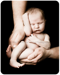 Best studio in NoVA, Washington DC & Suburban MD for artistic newborn photography.